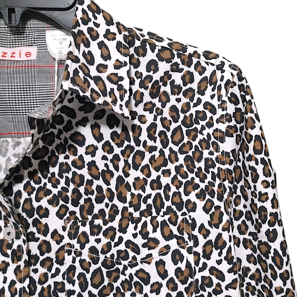 Tizzie Leopard Print Button Up Lace Hem Collared Blouse Top Women Size Small NWT - Picture 7 of 12